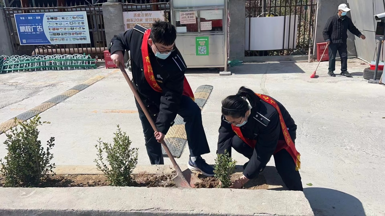 站務公司：義務植樹添新綠 提升綠化助創建